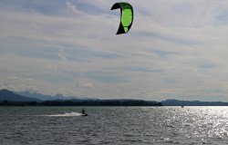 kite-surfing-402526_1280