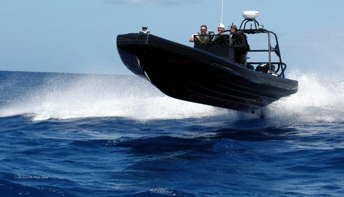 speedboat-100724_1280