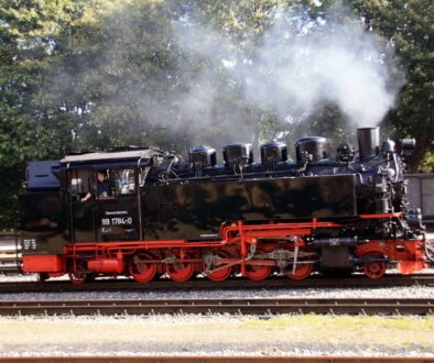 steam-locomotive-455385_1280