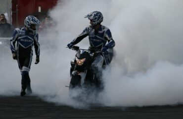 stunt-show-668394_1280