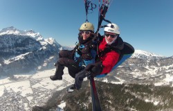 volaris-paragliding-231195_1280